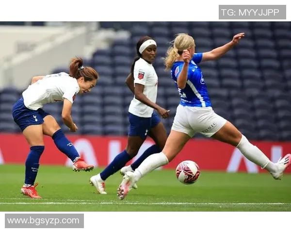 全球女足球明星风采展示与精彩瞬间回顾